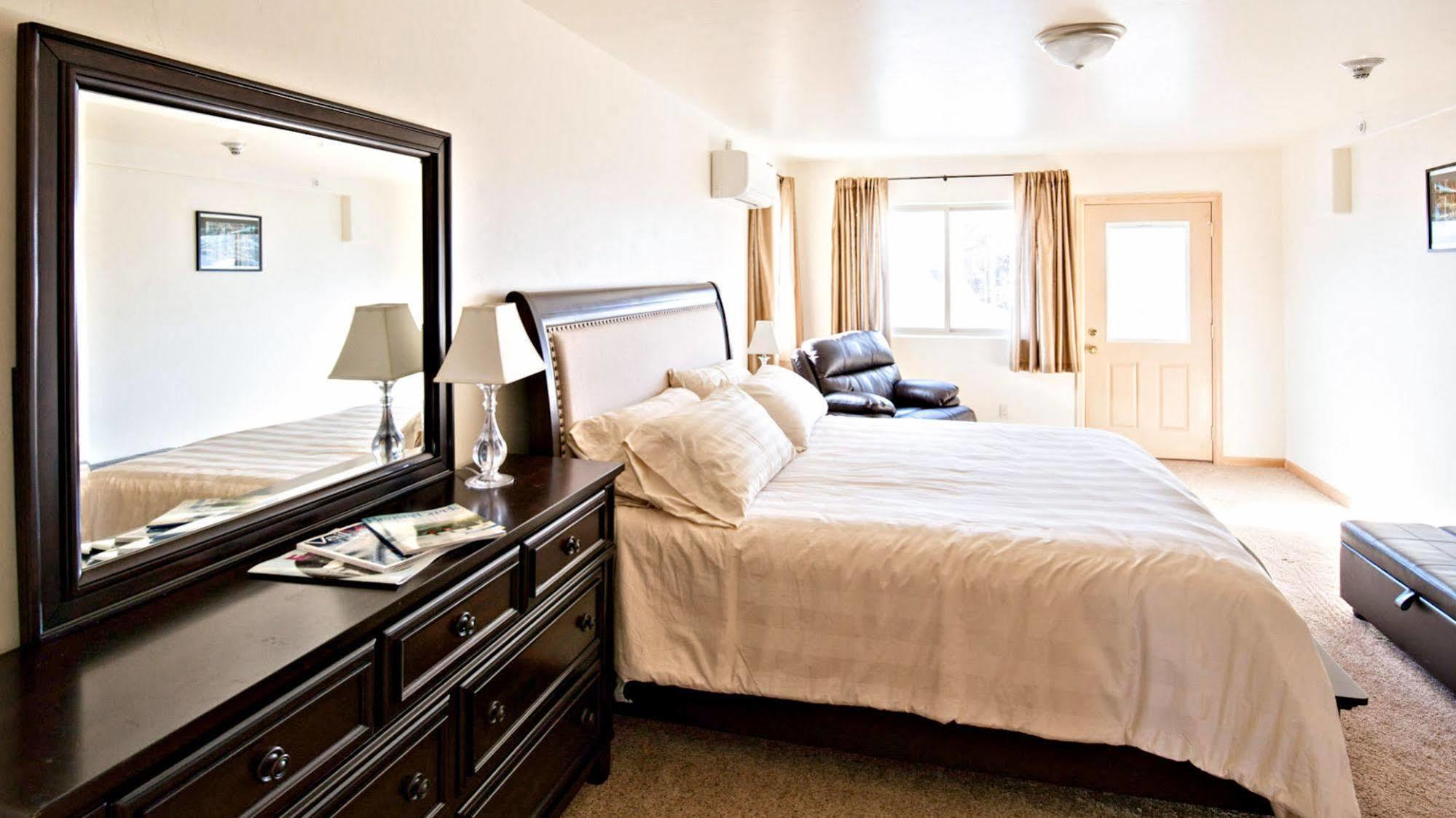 Mein Haus Bed & Breakfast Avon Exterior foto